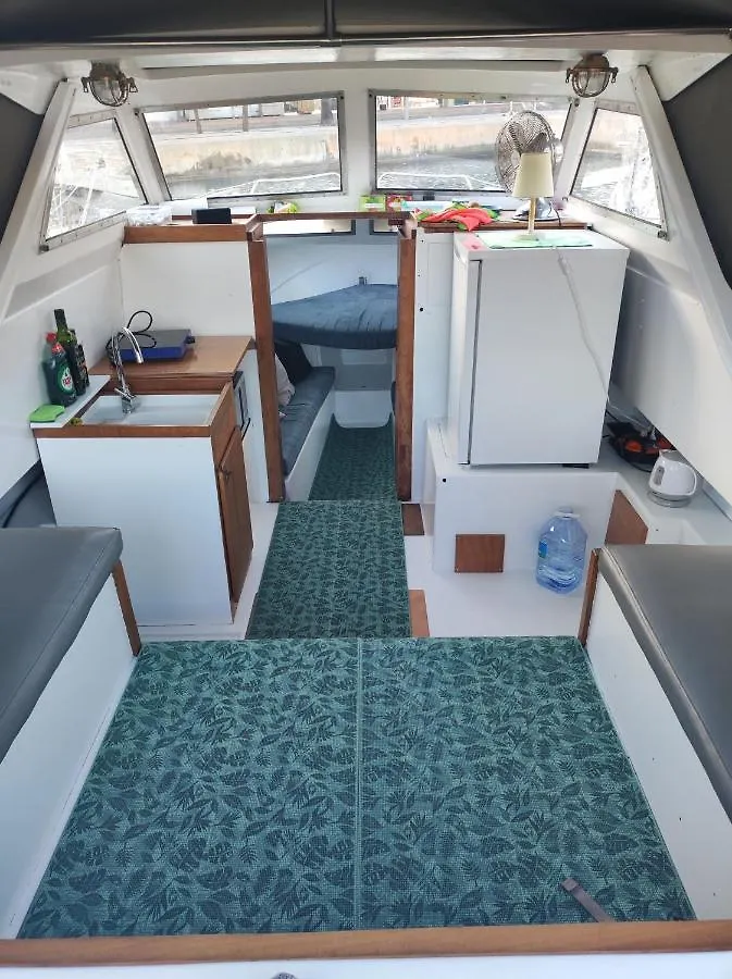 船屋 Nice Boat To Sleep In Barcelona & Parking酒店