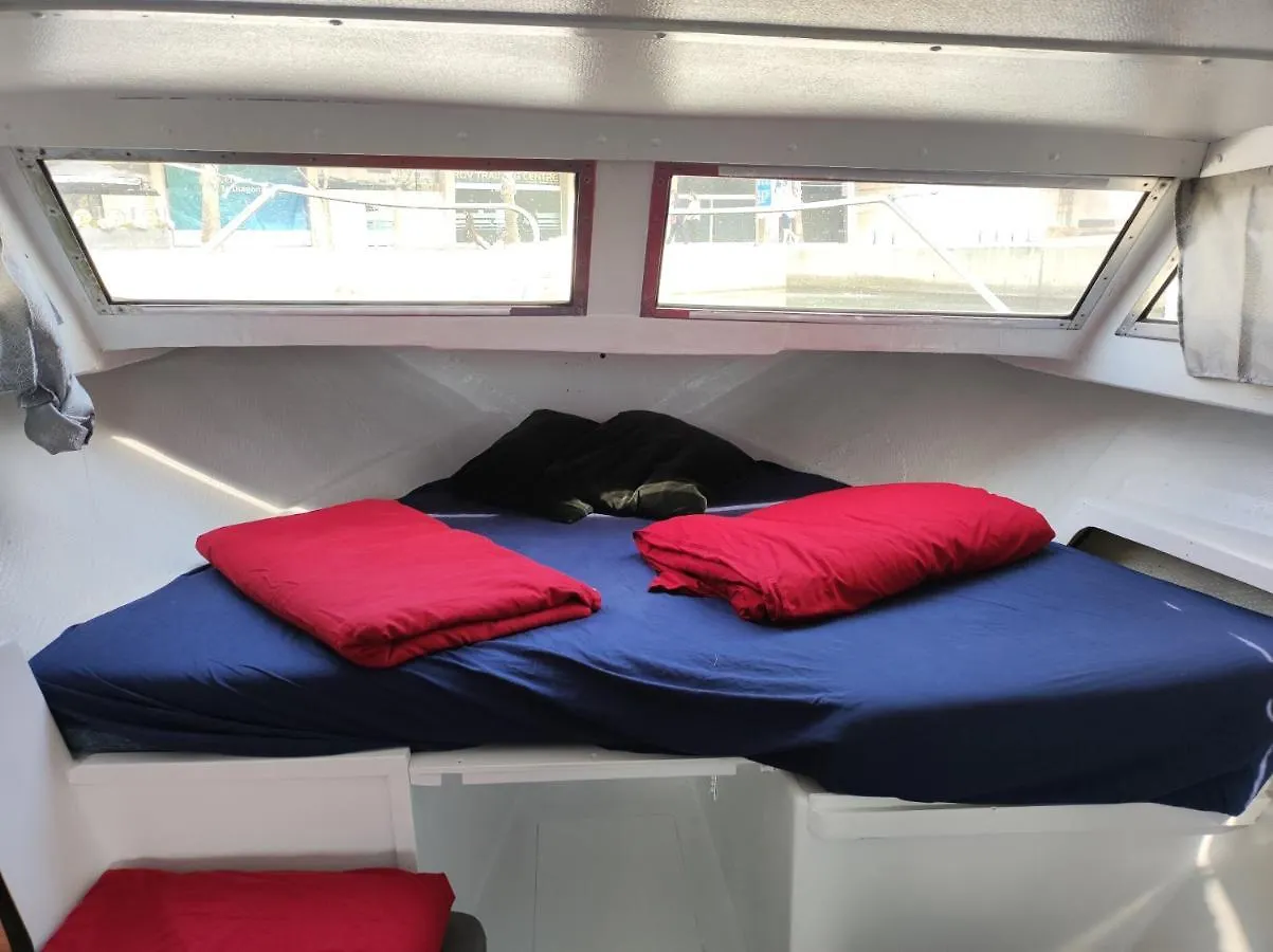 Nice Boat To Sleep In Barcelona & Parking酒店 西班牙
